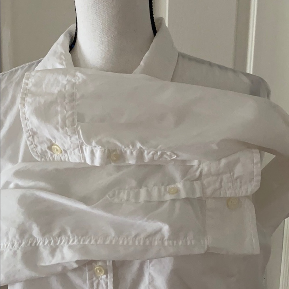 06:09- Banana Republic Button Down Shirt - Picture 6 of 15